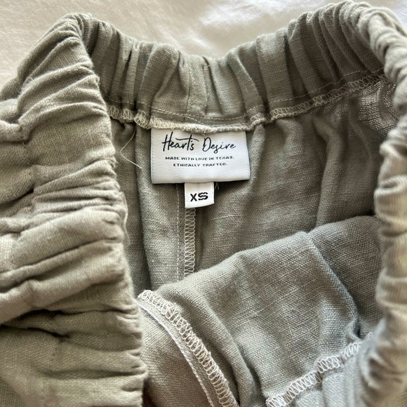 Heart’s Desire Linen Cropped Pants - Picture 5 of 7
